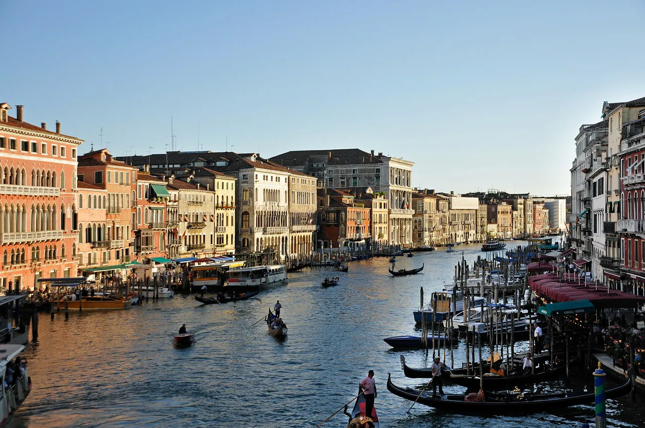 Rialto Bridge 4