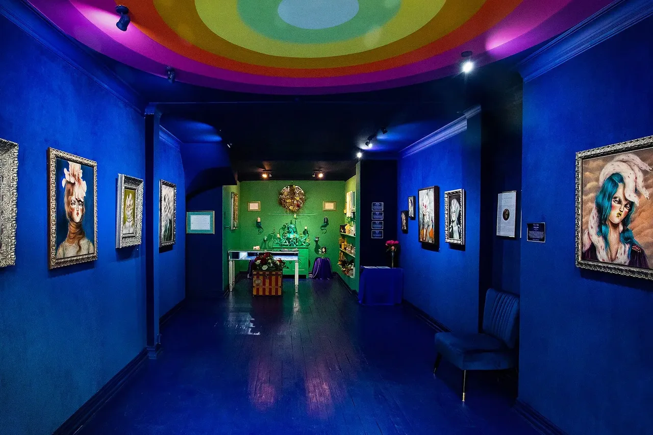 Tours & Activities in Dorothy Circus Gallery