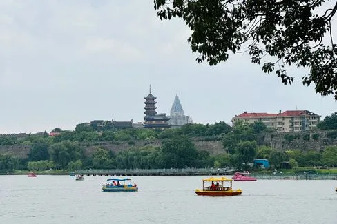 Tours & Activities in East Lake