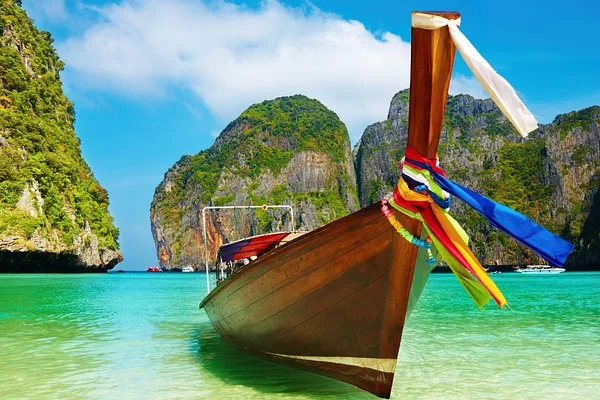 Tours & Activities in Emerald Bay Boat Camp