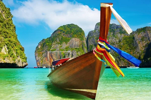 Tours & Activities in Emerald Bay Boat Camp